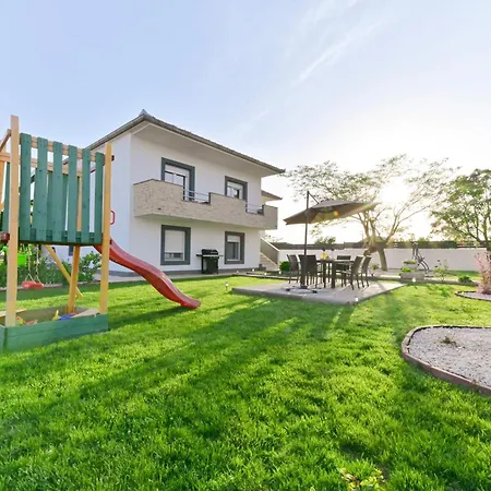Apartament Amelie - With Pool And Sauna!