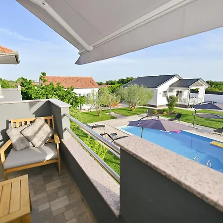 Amelie - With Pool And Sauna! *