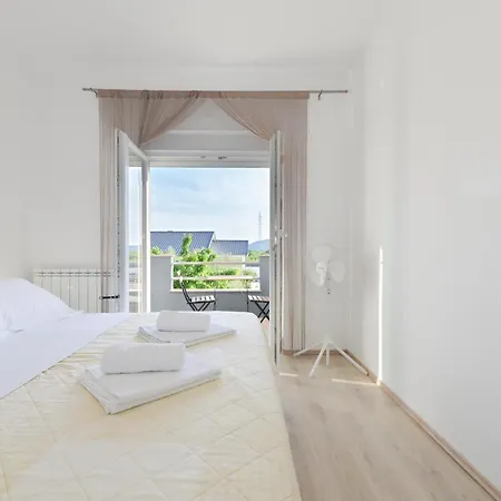 Apartment Amelie - With Pool And Sauna! Galovac (Zadar)