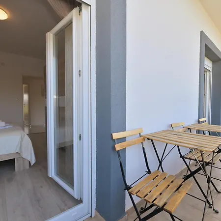 Amelie - With Pool And Sauna! Apartament