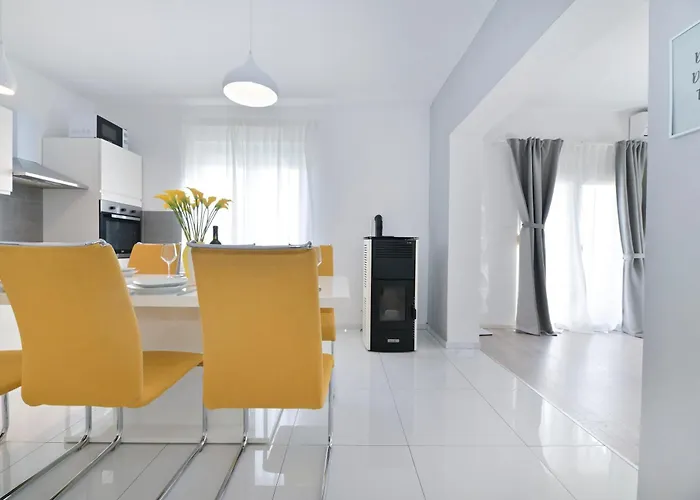 Amelie - With Pool And Sauna! Apartamento Galovac (Zadar)