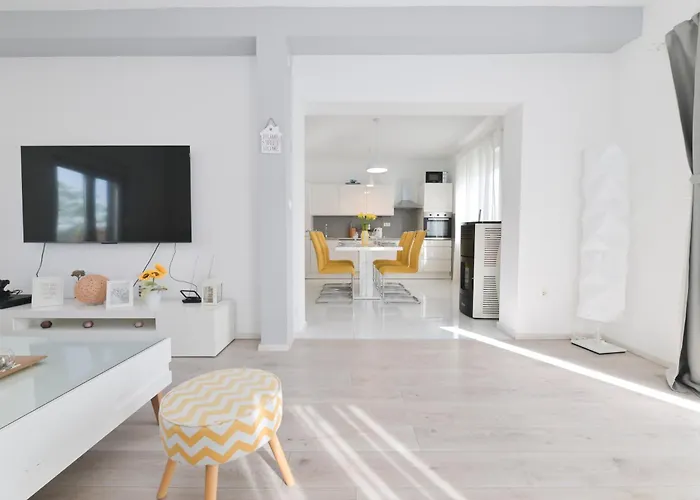 Apartamento Amelie - With Pool And Sauna! *