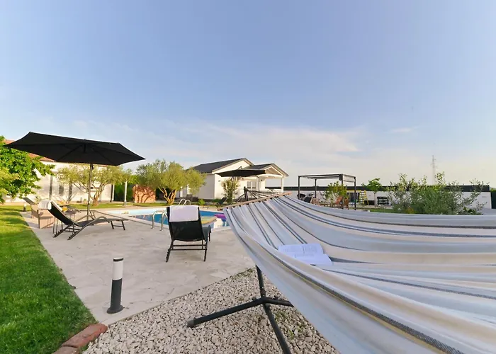 Amelie - With Pool And Sauna! *