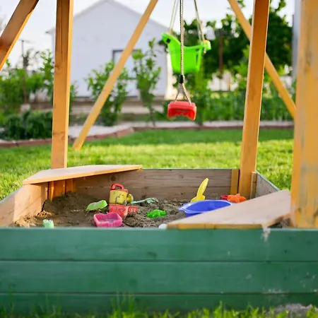 Amelie - With Pool And Sauna! アパート