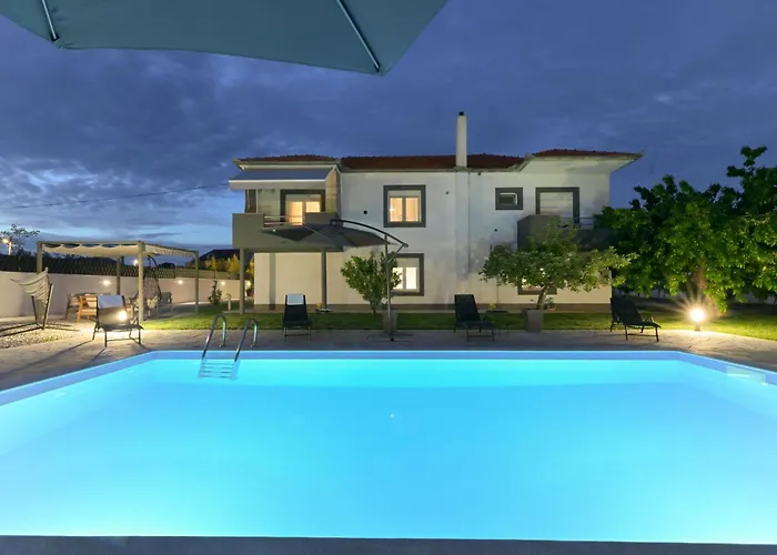 Amelie - With Pool And Sauna! Apartman Galovac