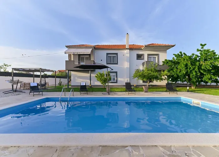 Apartman Amelie - With Pool And Sauna! Galovac