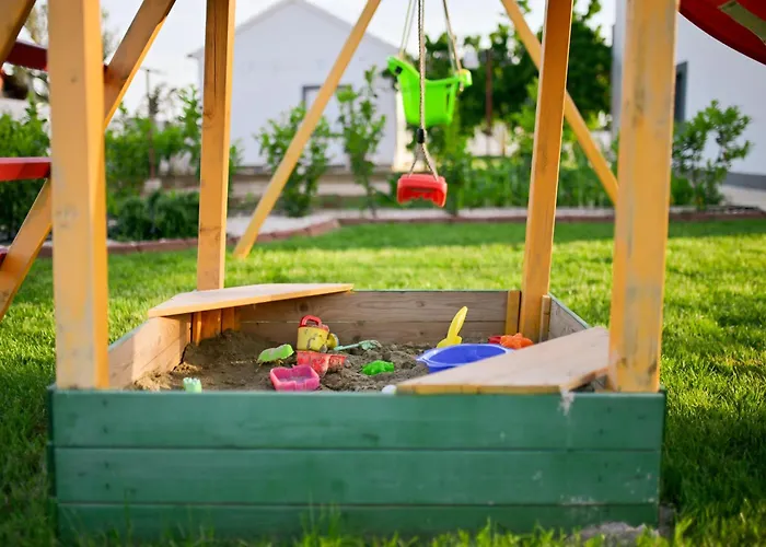 Amelie - With Pool And Sauna! Lejlighed