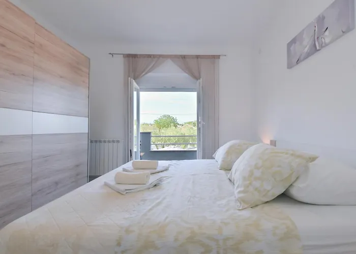 Apartman Amelie - With Pool And Sauna! Galovac