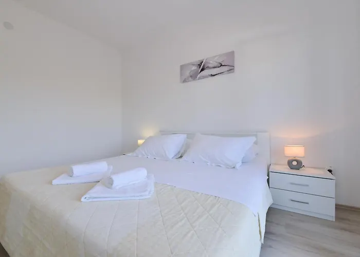 Amelie - With Pool And Sauna! Galovac (Zadar)