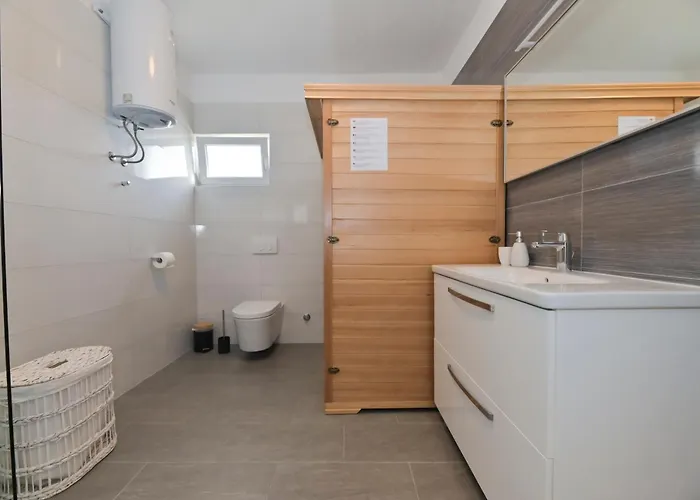 Amelie - With Pool And Sauna! * Galovac